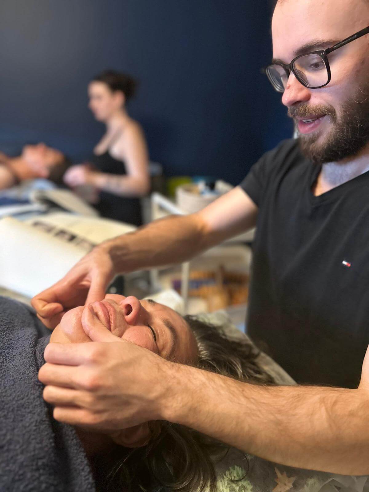 Szkolenie KOBIDO – Zostań Ekspertką Naturalnego Liftingu Twarzy! 💆‍♀️✨ - Najlepszy Masaż w Mieście