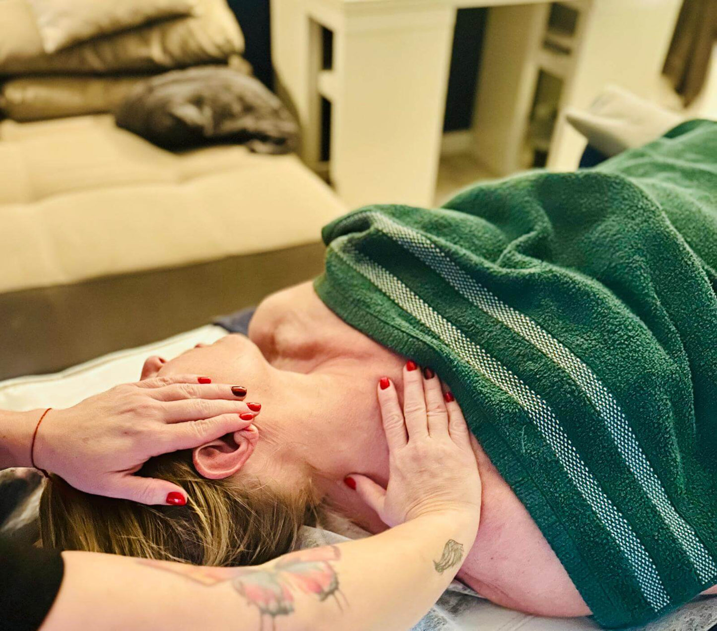 Szkolenie KOBIDO – Zostań Ekspertką Naturalnego Liftingu Twarzy! 💆‍♀️✨ - Najlepszy Masaż w Mieście